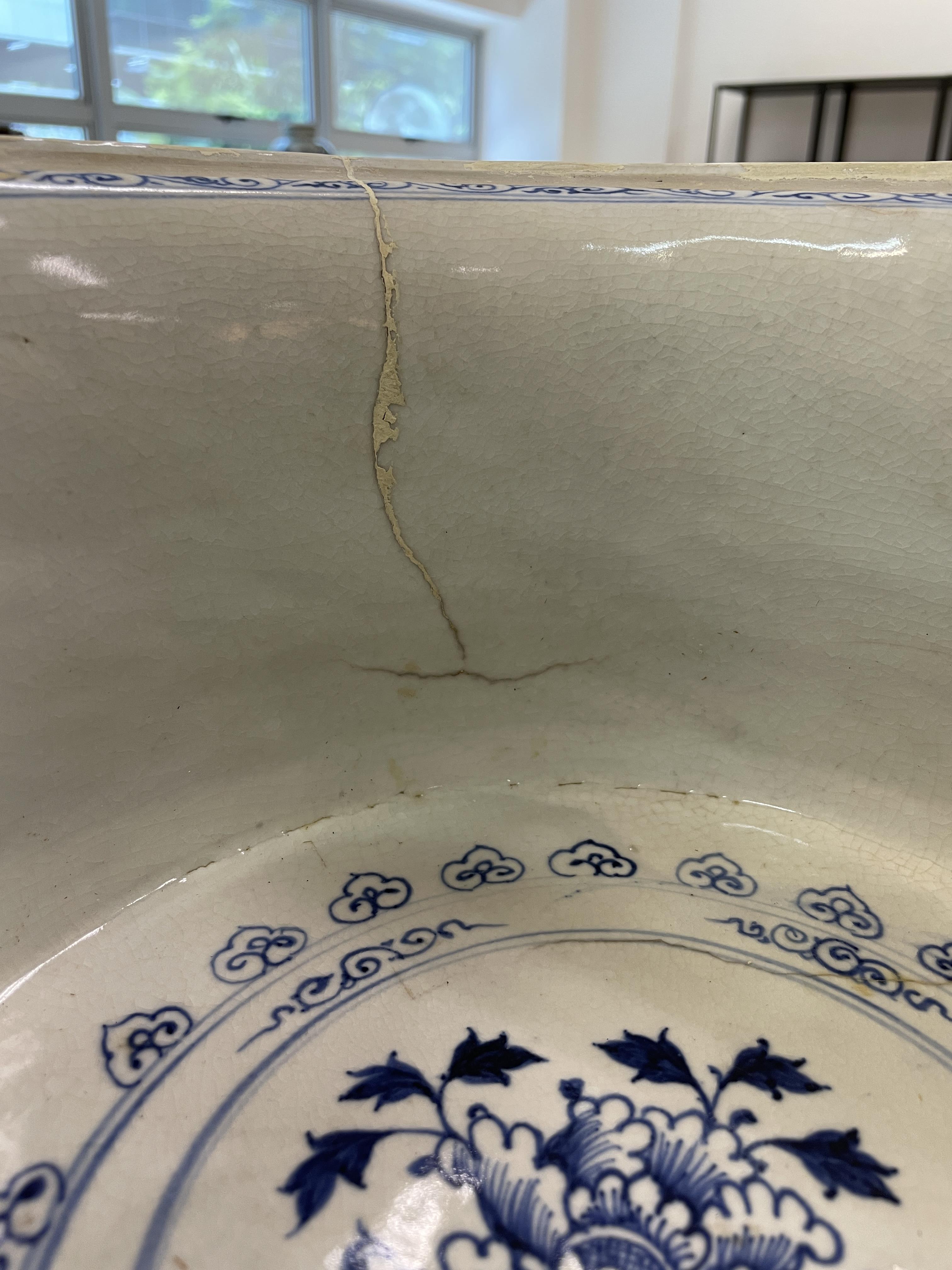 A LARGE AND RARE VIETNAMESE BLUE AND WHITE BOWL AND COVER - Bild 7 aus 29