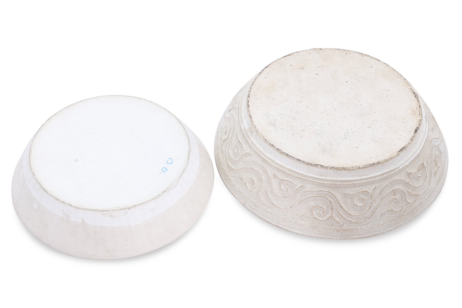 TWO DEHUA MOULDED CIRCULAR BOXES AND COVERS - Image 4 of 4