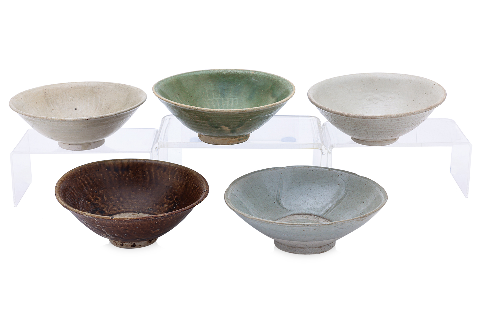 A GROUP OF FIVE VIETNAMESE BOWLS - Image 2 of 3