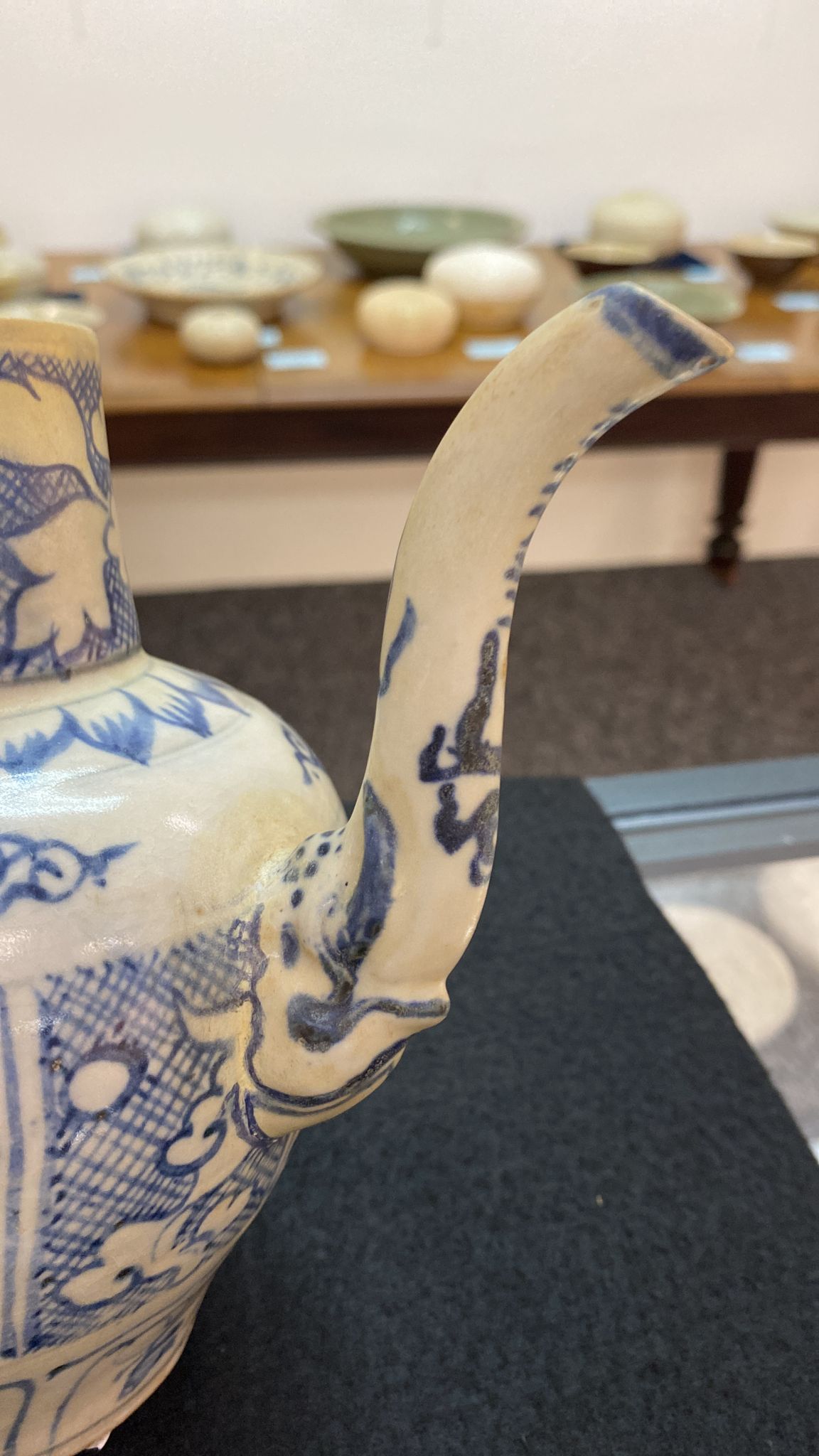 A VIETNAMESE BLUE AND WHITE EWER AND COVER - Image 12 of 15