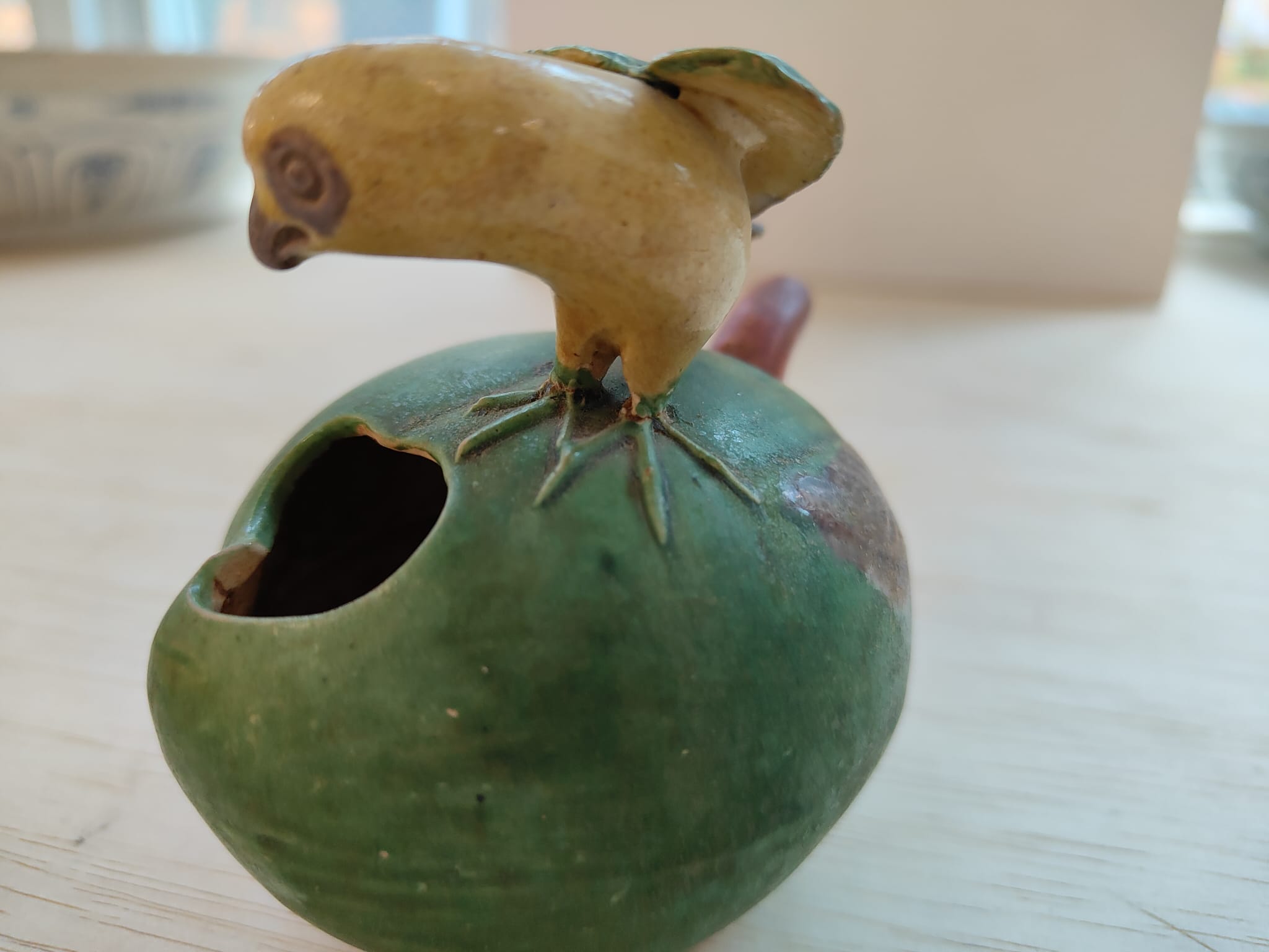 A SANCAI GLAZED PEACH SHAPED WATER DROPPER - Image 9 of 10