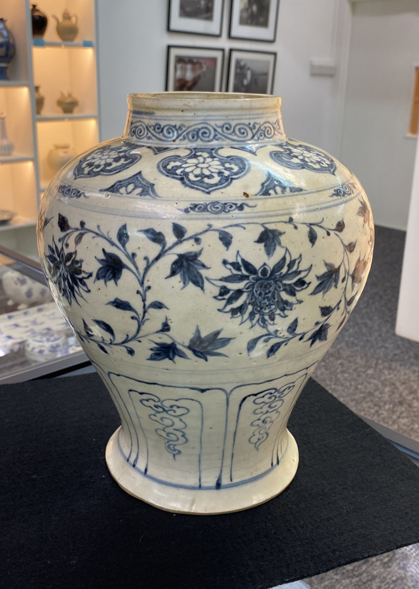 A LARGE VIETNAMESE BLUE AND WHITE BALUSTER JAR - Image 5 of 13