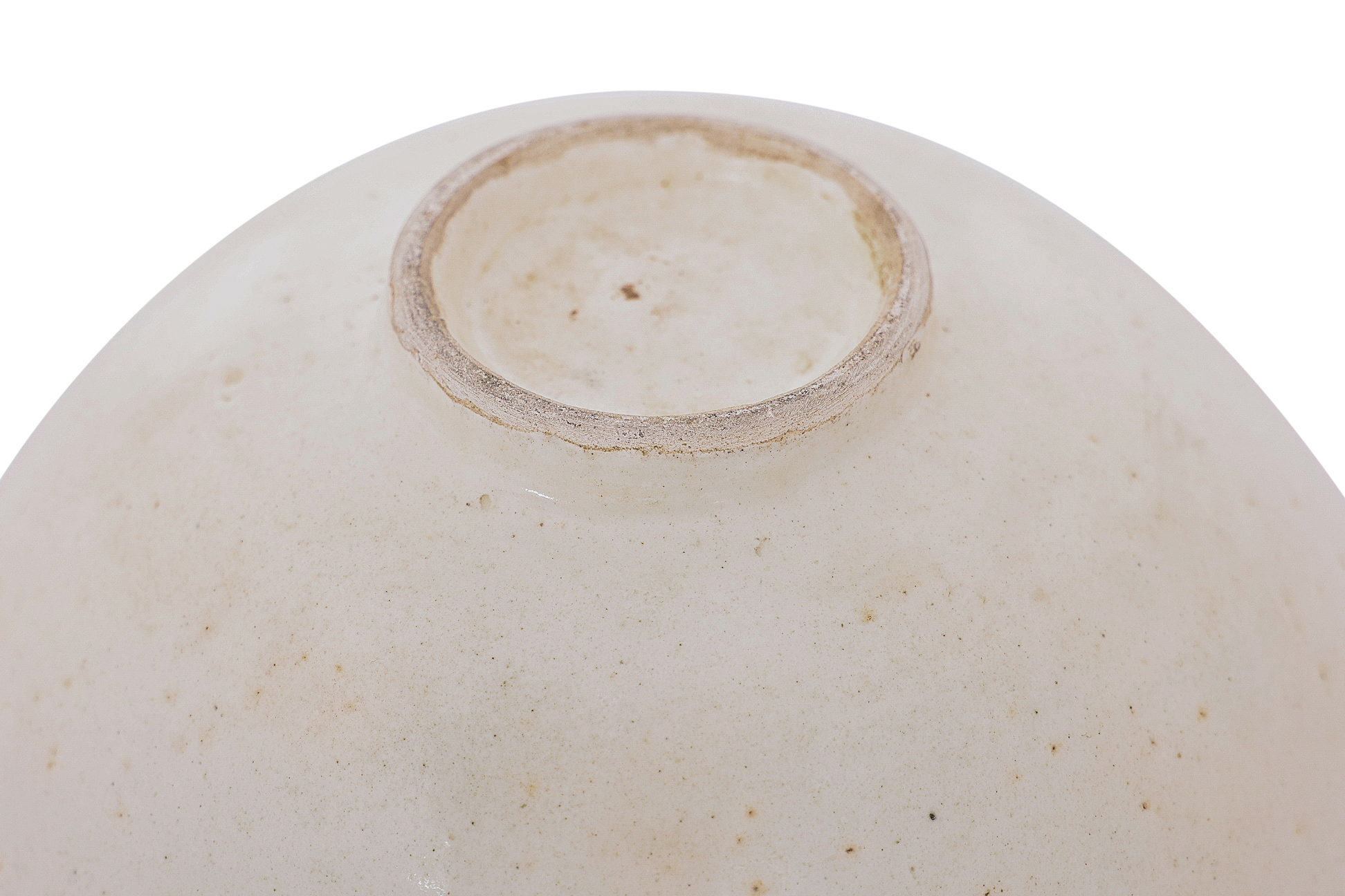 A WHITE GLAZED MOULDED THREE FLOWERS BOWL - Image 5 of 12