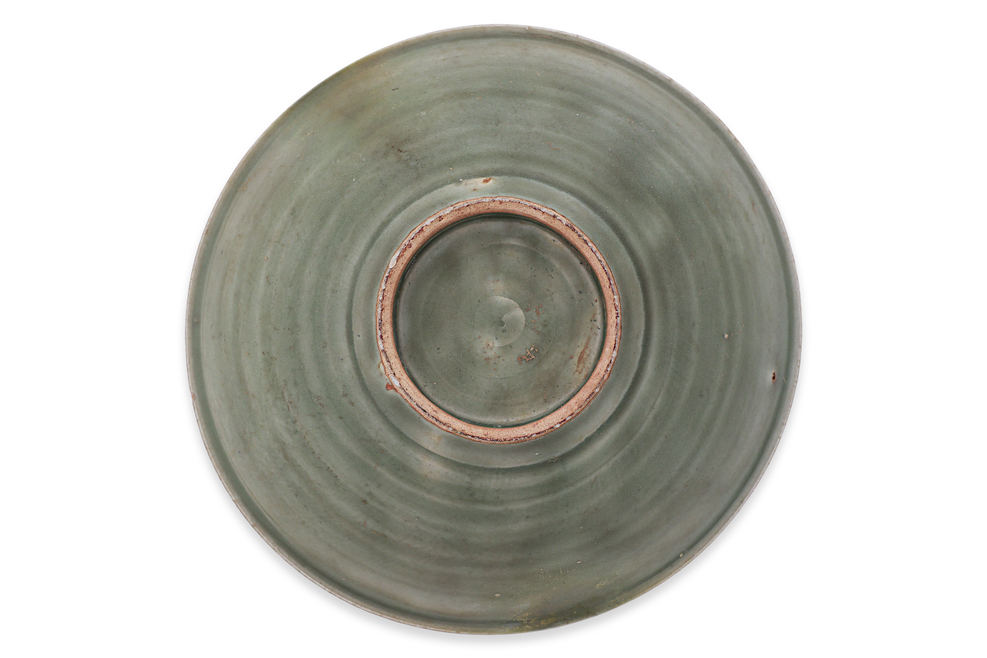 AN INCISED AND FLUTED CELADON DISH - Image 3 of 3