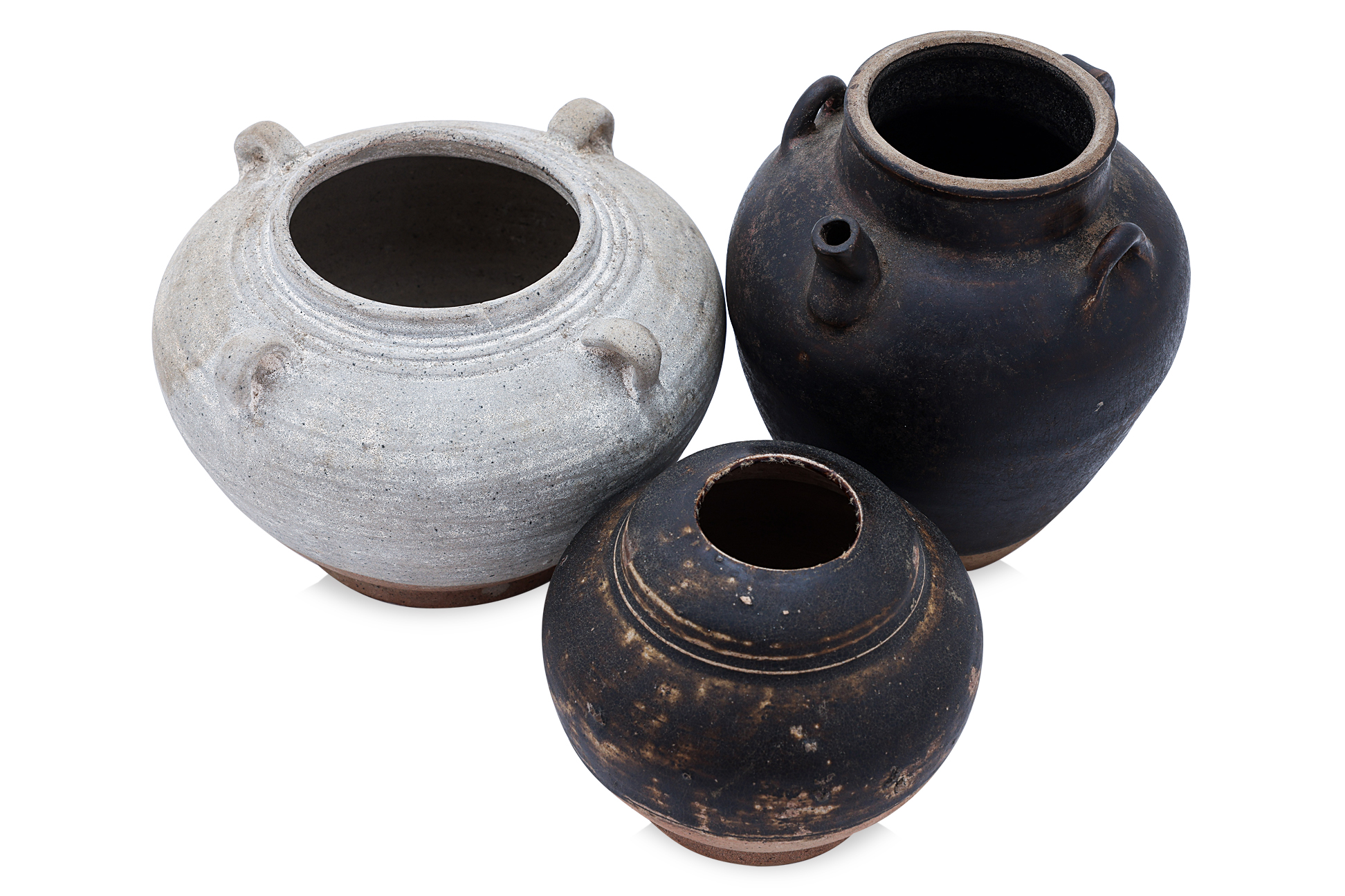 A GROUP OF THREE POTTERY JARS AND COVERS - Image 3 of 4
