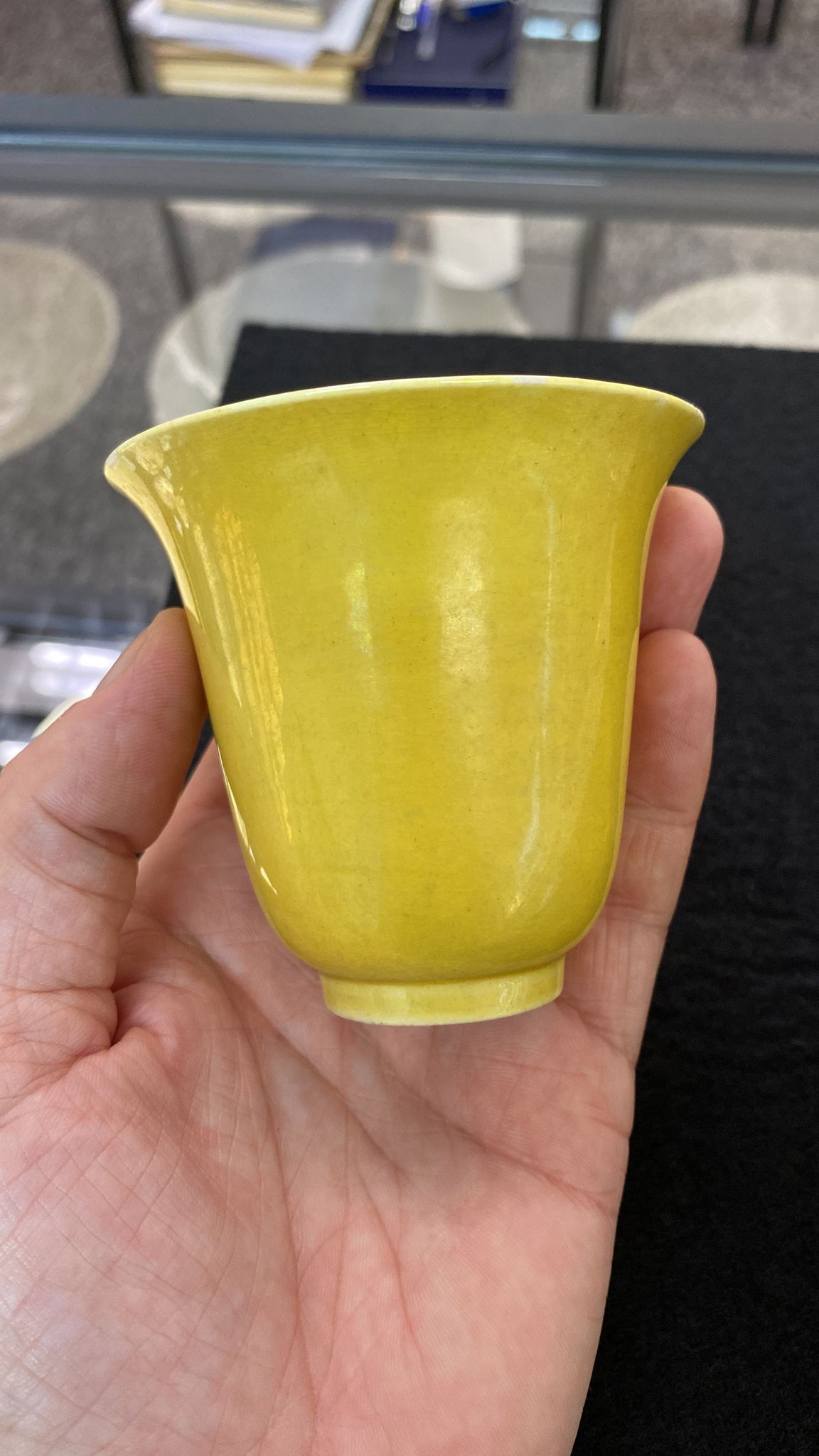 A PAIR OF YELLOW-GLAZED TEA CUPS - Image 8 of 13