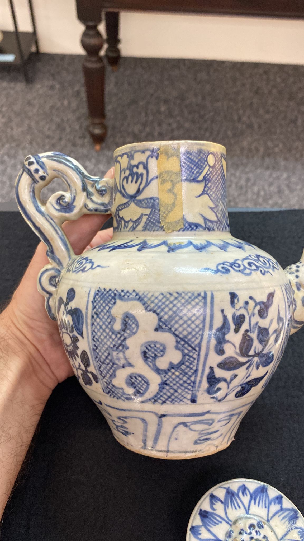 A VIETNAMESE BLUE AND WHITE EWER AND COVER - Image 6 of 15