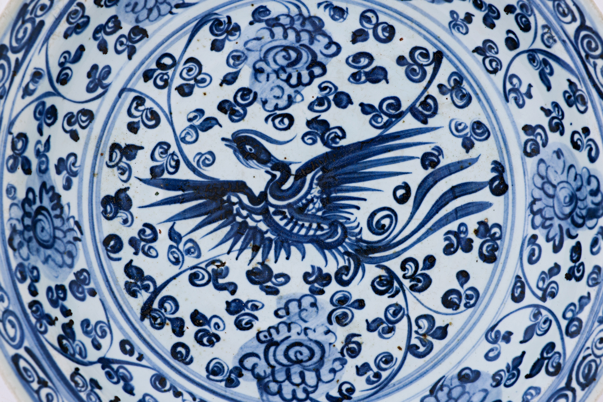 A BLUE AND WHITE PHOENIX DISH - Image 2 of 15