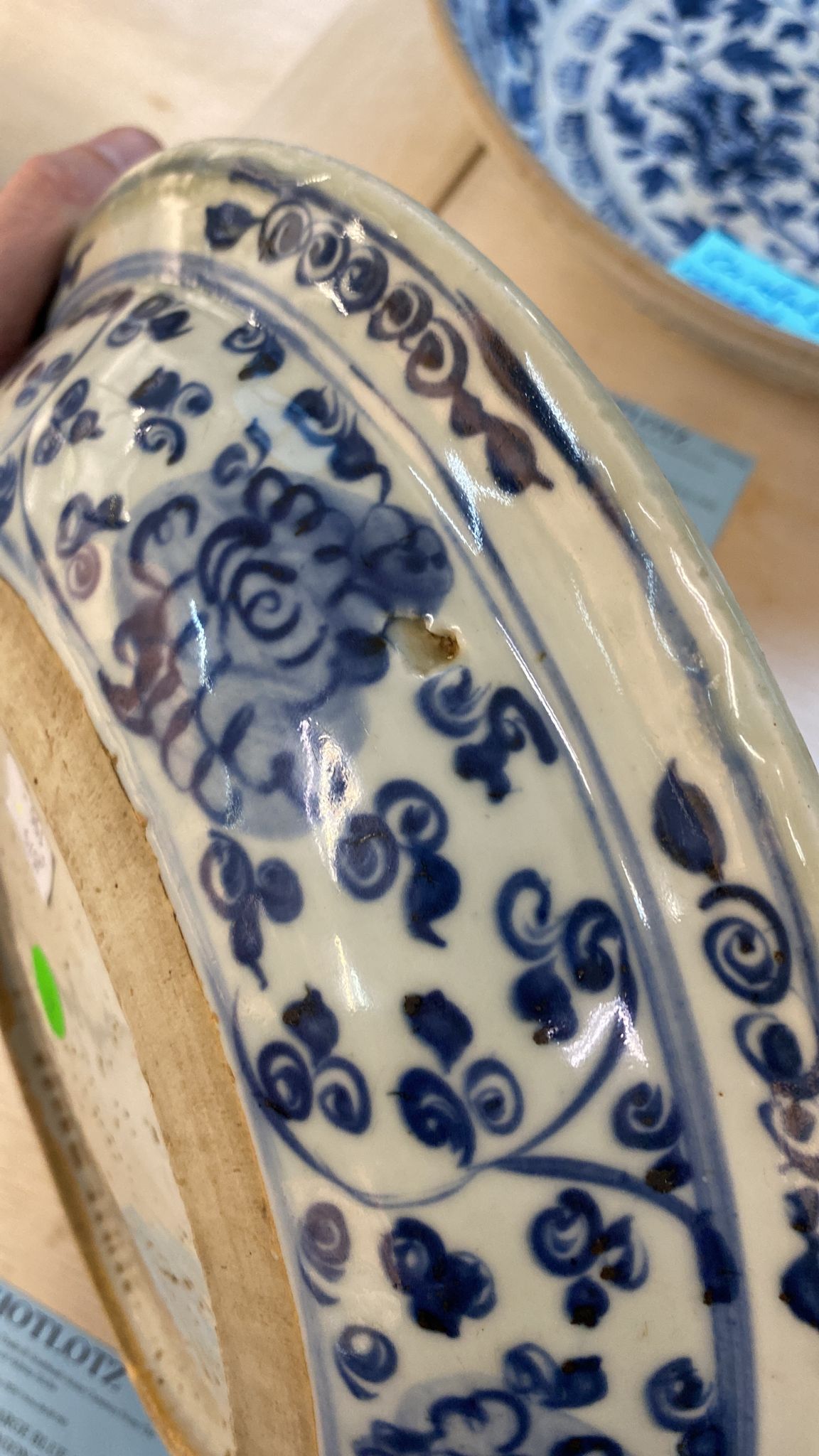A BLUE AND WHITE PHOENIX DISH - Image 11 of 15