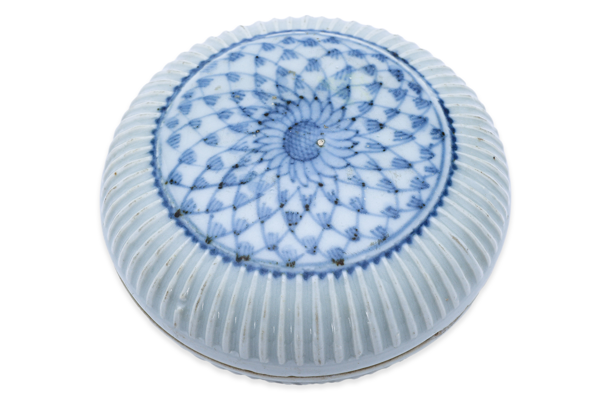 A BLUE AND WHITE PORCELAIN CIRCULAR BOX AND COVER - Image 2 of 4