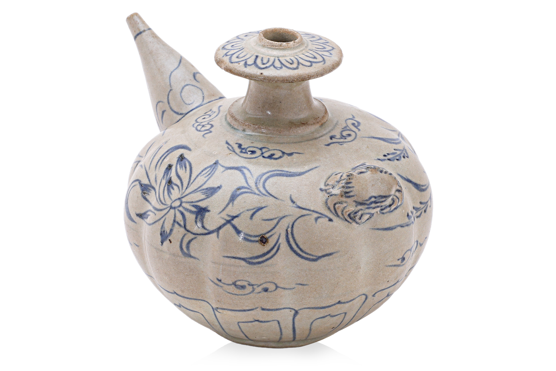 AN UNUSUAL VIETNAMESE BLUE AND WHITE KENDI WITH CRAB HANDLE - Image 3 of 6