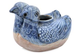 A BLUE AND WHITE PORCELAIN TWIN DUCK WATER DROPPER