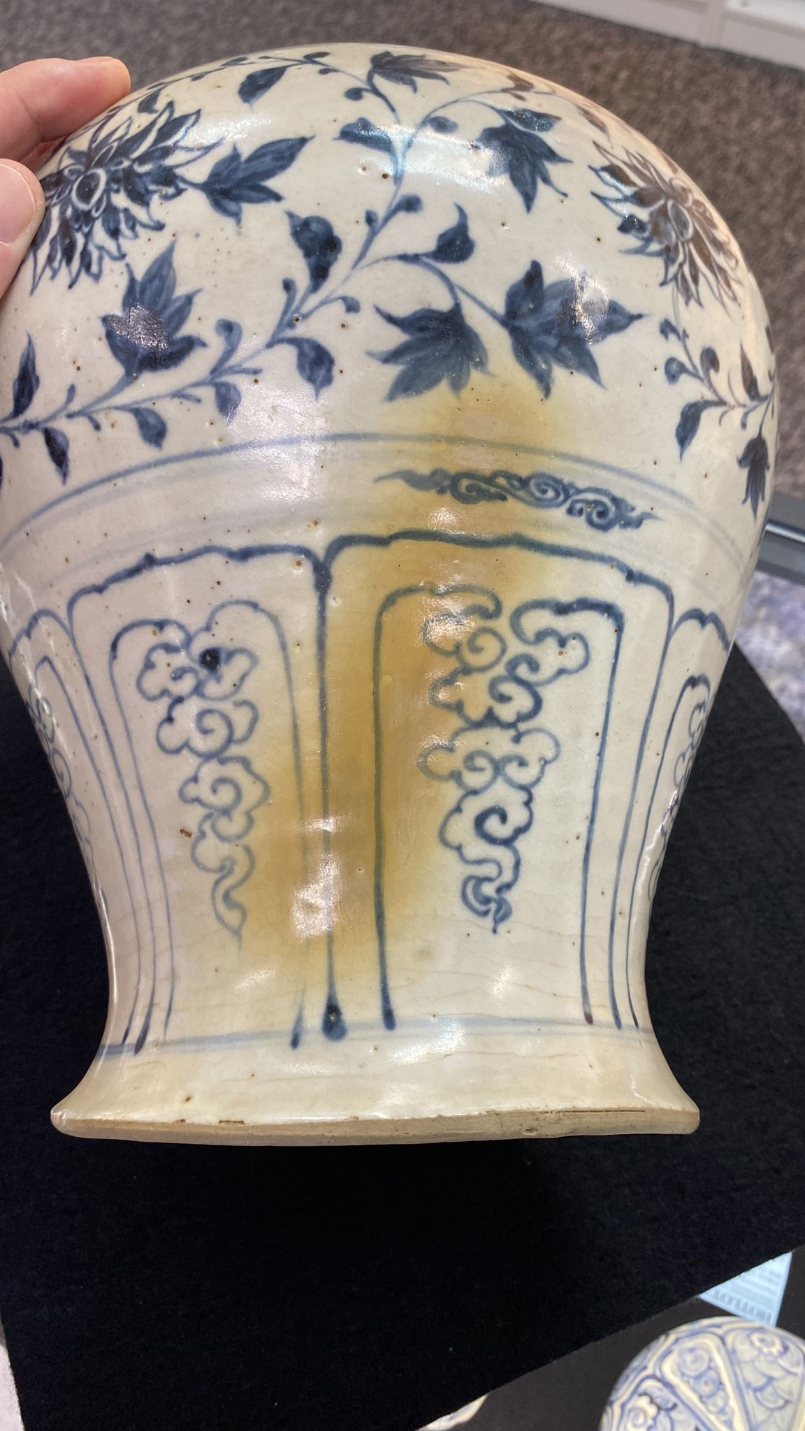 A LARGE VIETNAMESE BLUE AND WHITE BALUSTER JAR - Image 9 of 13