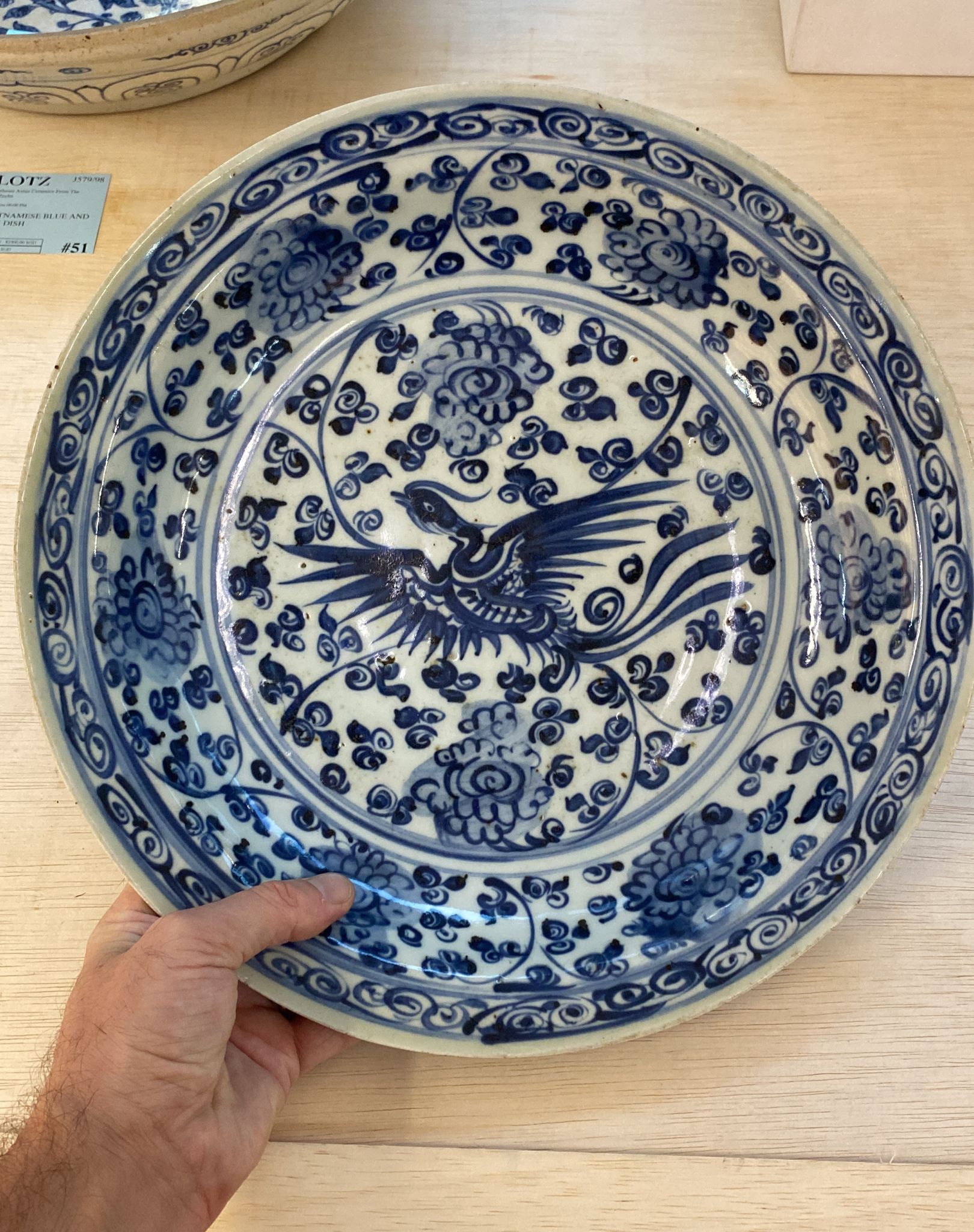 A BLUE AND WHITE PHOENIX DISH - Image 6 of 15