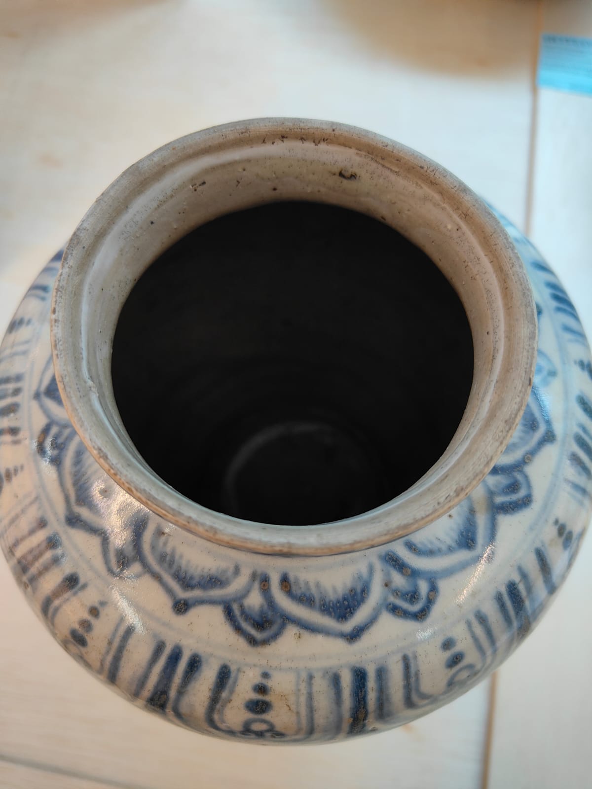 A LARGE VIETNAMESE BLUE AND WHITE BALUSTER JAR - Image 5 of 10