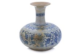 A VIETNAMESE BLUE AND WHITE BOTTLE VASE