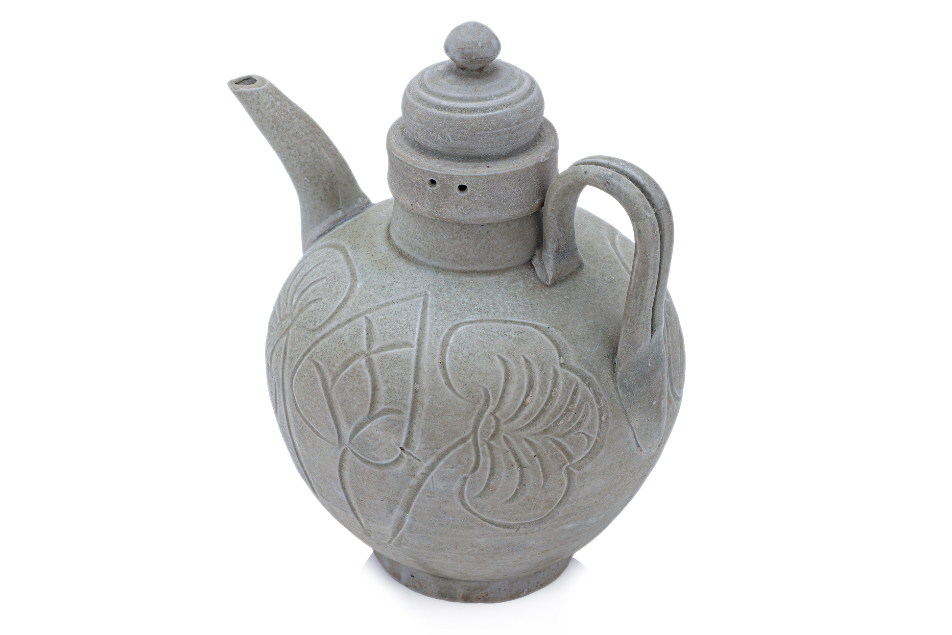 A CARVED GREEN-GLAZED CELADON EWER AND COVER - Image 2 of 4
