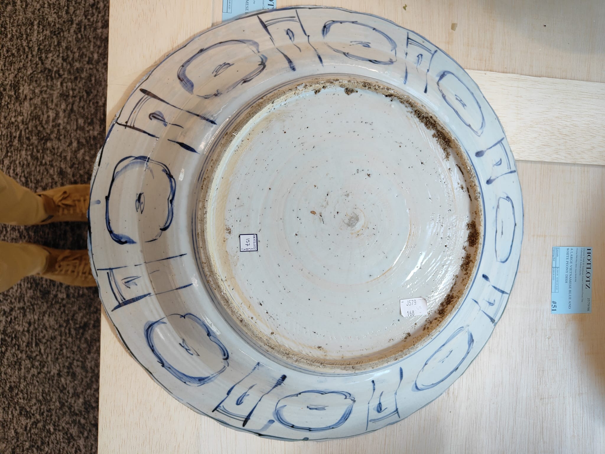 A VERY LARGE BLUE AND WHITE KRAAK DRAGON DISH - Image 8 of 16