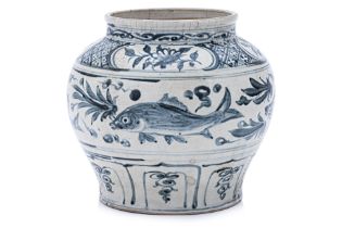 A LARGE VIETNAMESE BLUE AND WHITE FISH JAR