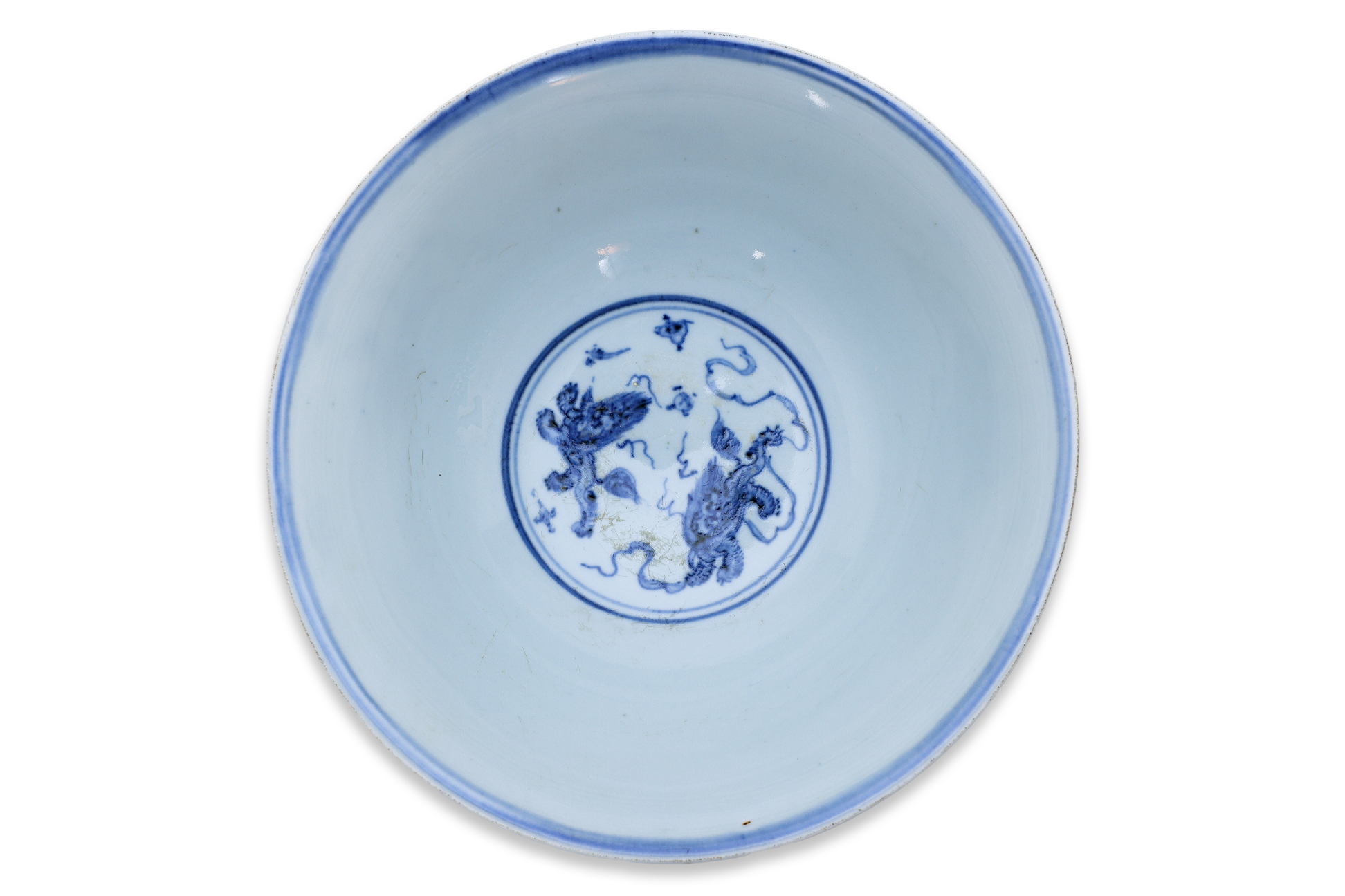 A BLUE AND WHITE BUDDHIST LION STEM BOWL - Image 4 of 17