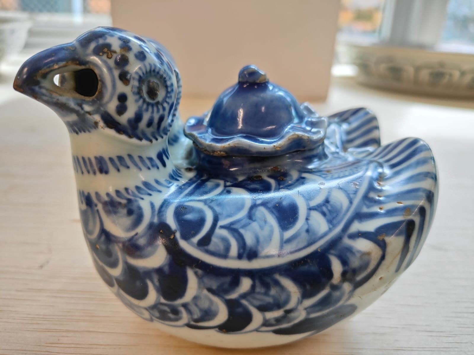 A BLUE AND WHITE TWIN DUCK WATER DROPPER AND COVER - Bild 16 aus 17