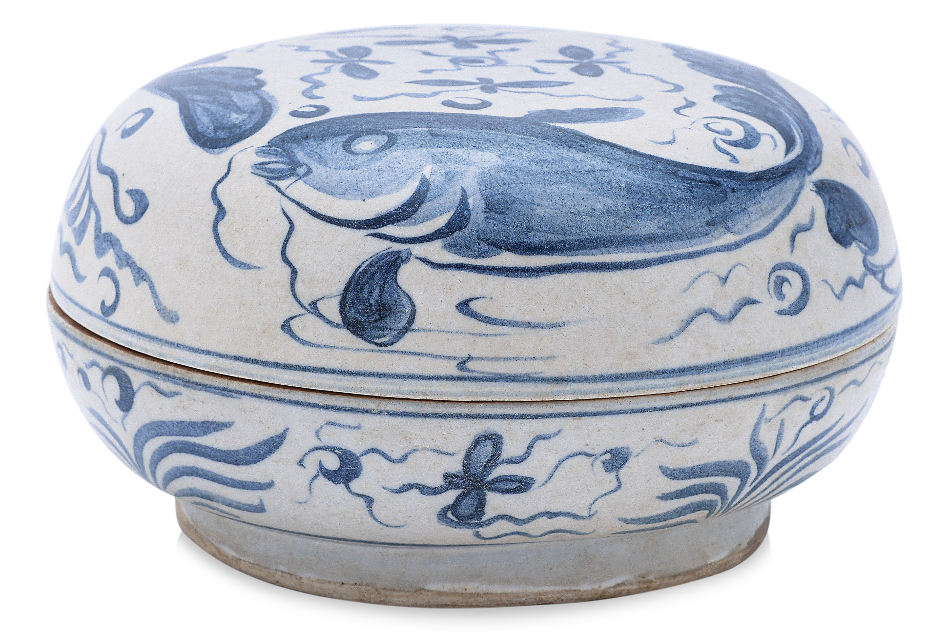 A VIETNAMESE BLUE AND WHITE CIRCULAR FISH BOX AND COVER