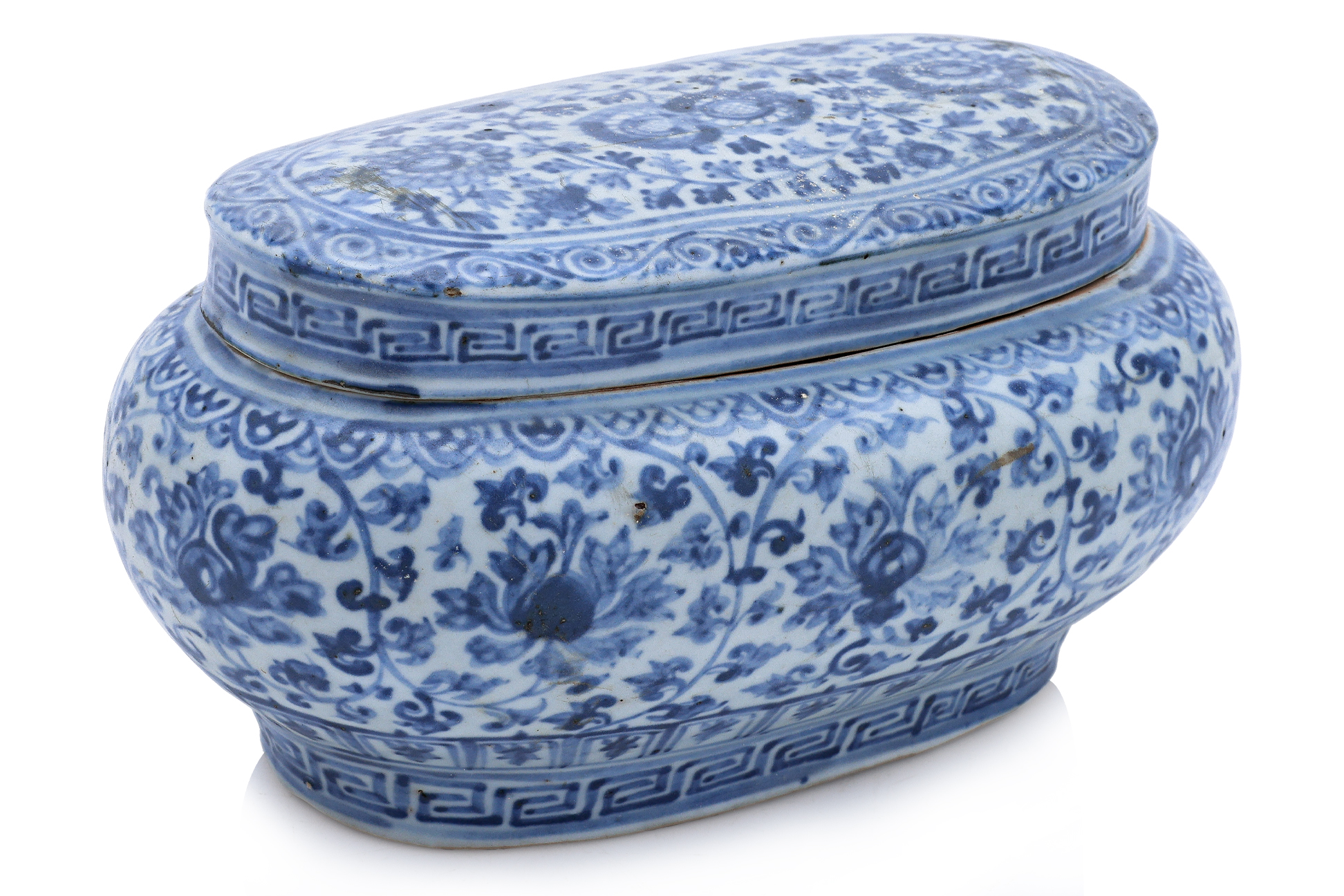 A BLUE AND WHITE OVAL BOX, COVER AND LINER