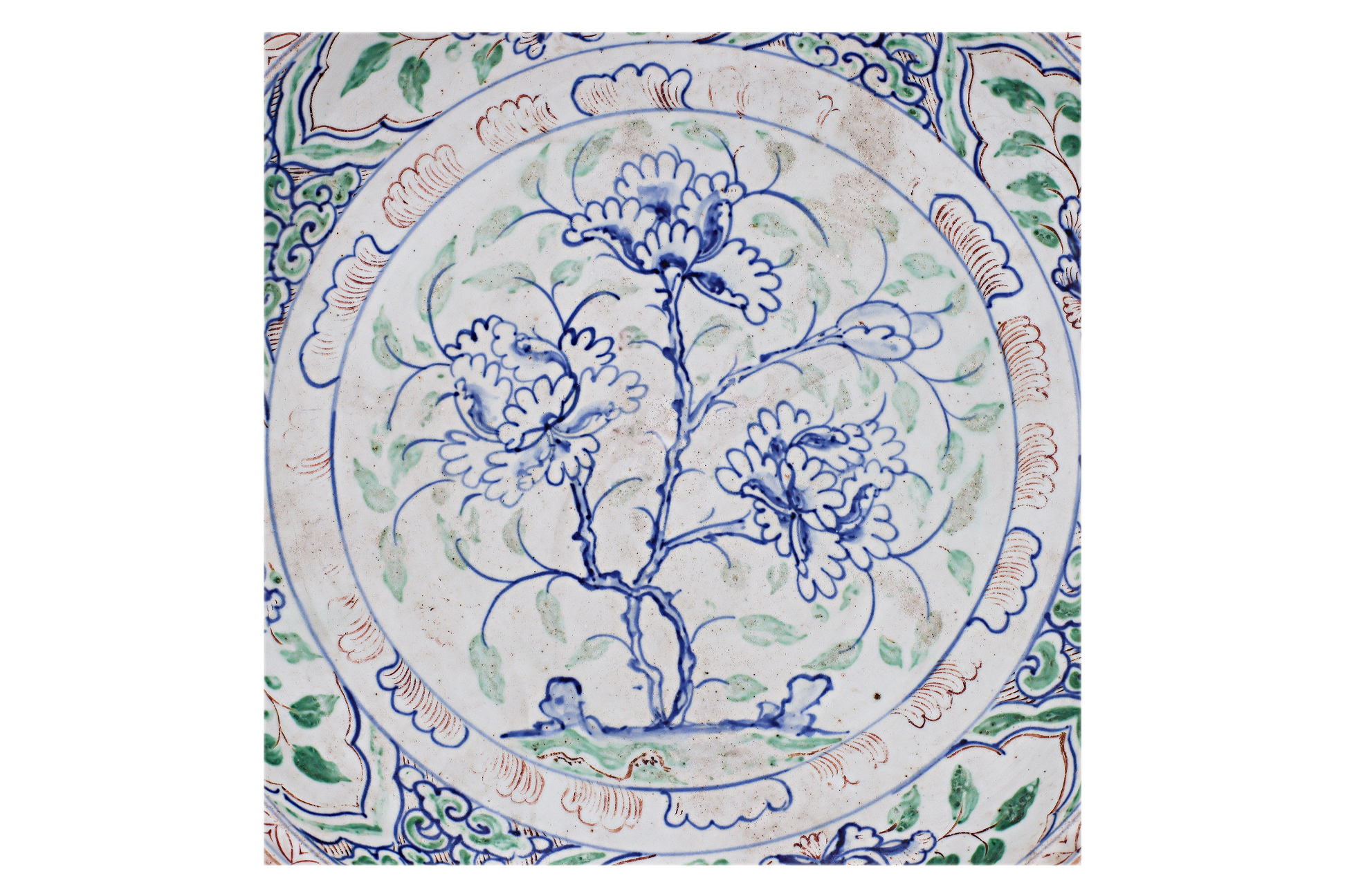 A LARGE VIETNAMESE POLYCHROME TREE PEONY DISH - Image 2 of 9