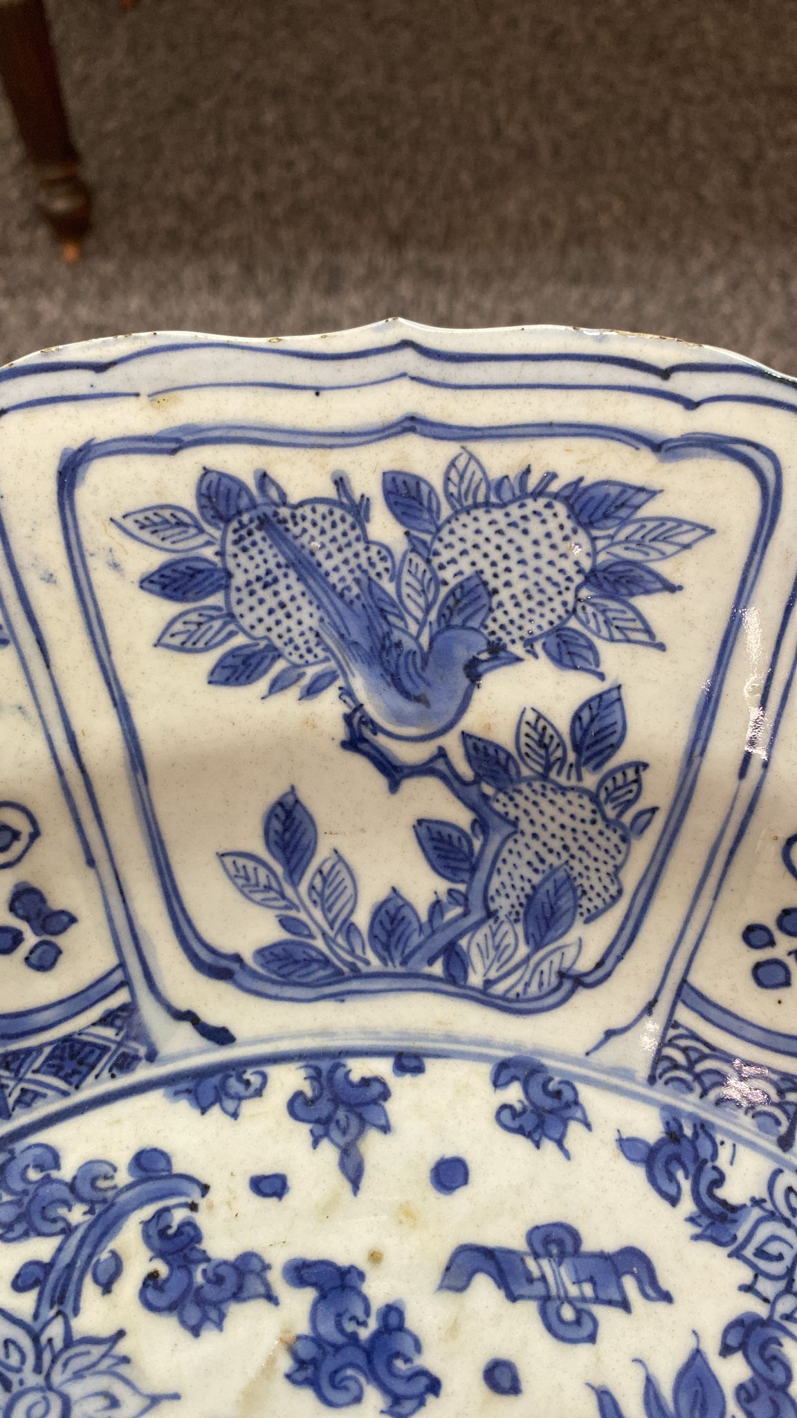 A VERY LARGE BLUE AND WHITE KRAAK DRAGON DISH - Image 11 of 16