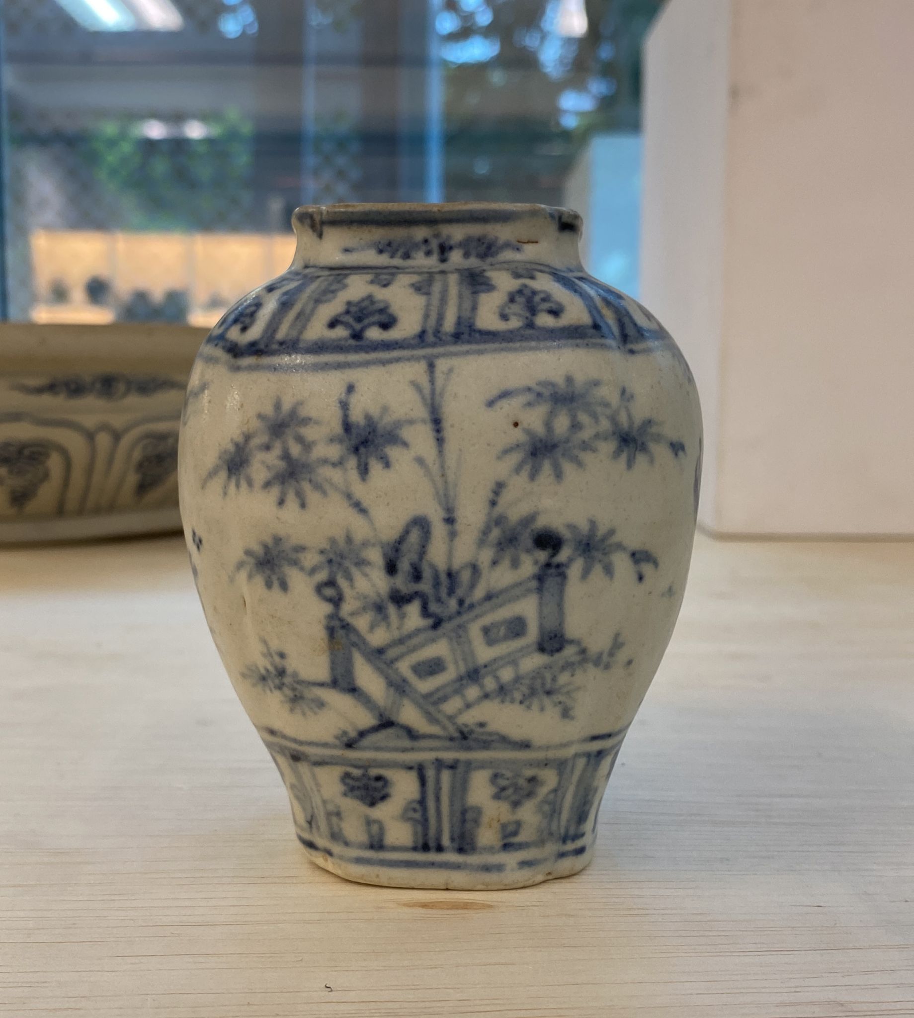 A BLUE AND WHITE PORCELAIN BOYS JAR - Image 8 of 11