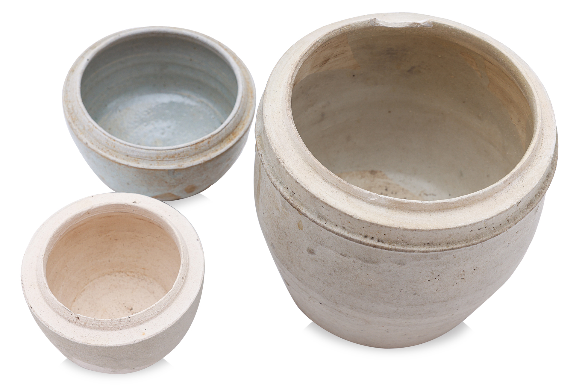 A GROUP OF THREE SOUTH-EAST ASIAN JARS AND COVERS - Image 3 of 4