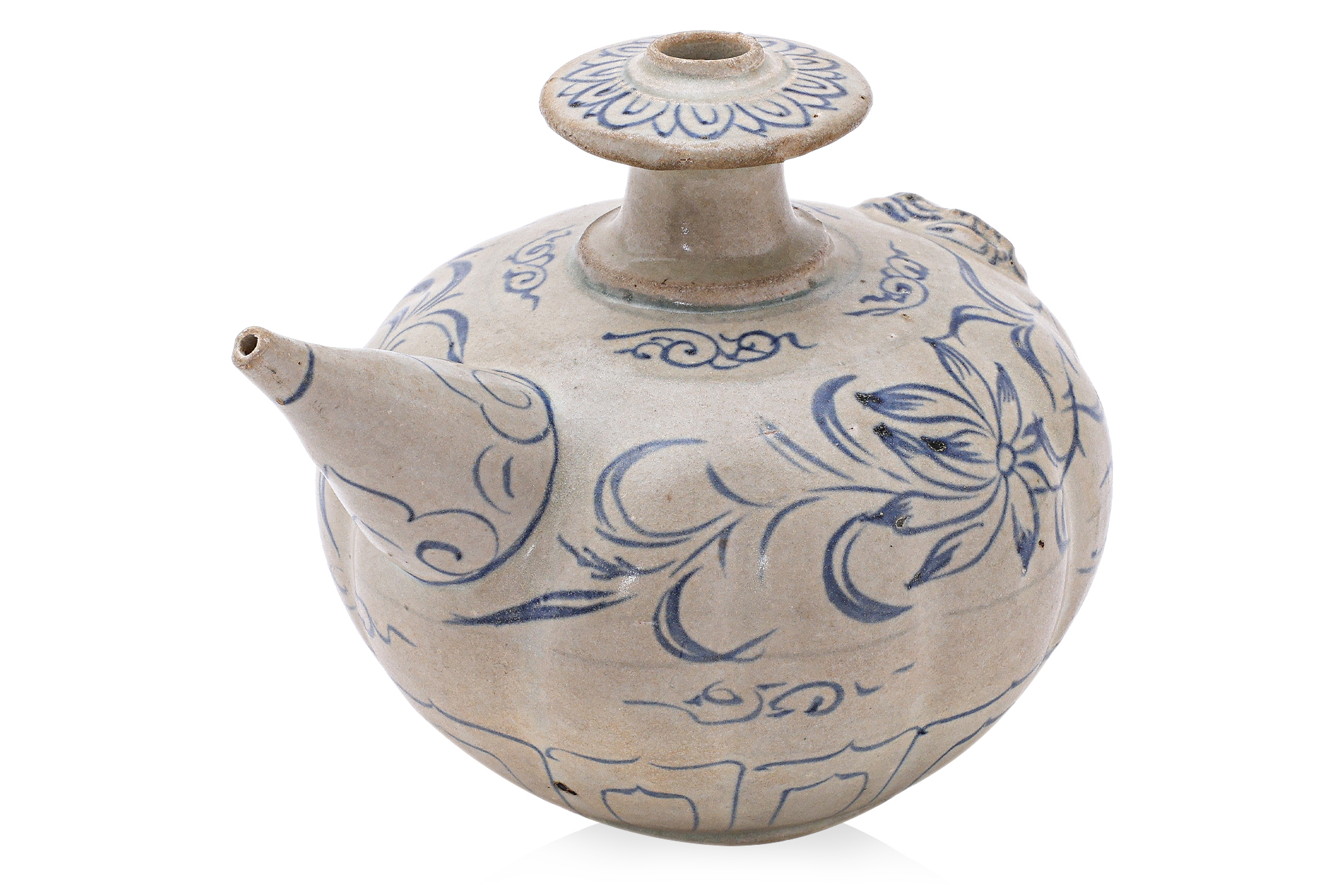 AN UNUSUAL VIETNAMESE BLUE AND WHITE KENDI WITH CRAB HANDLE - Image 2 of 6