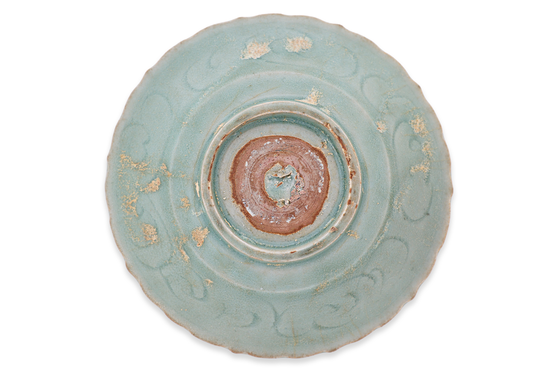 A SMALL INCISED LONGQUAN CELADON DISH - Image 4 of 4