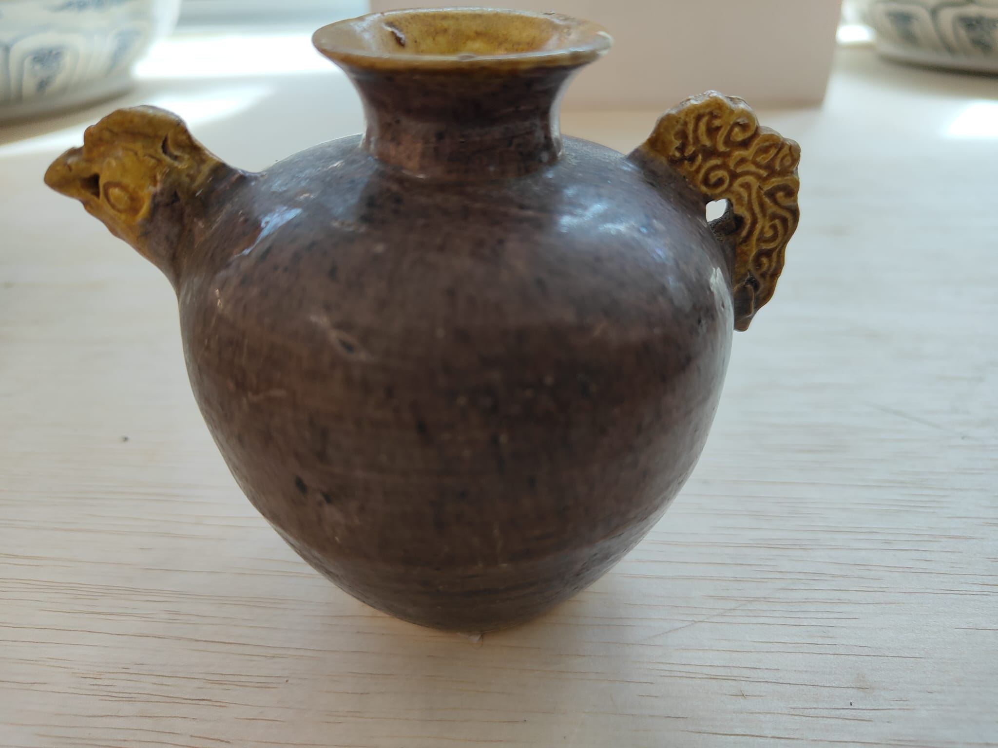 AN AUBERGINE AND YELLOW GLAZED CHICKEN WATER DROPPER - Image 6 of 9