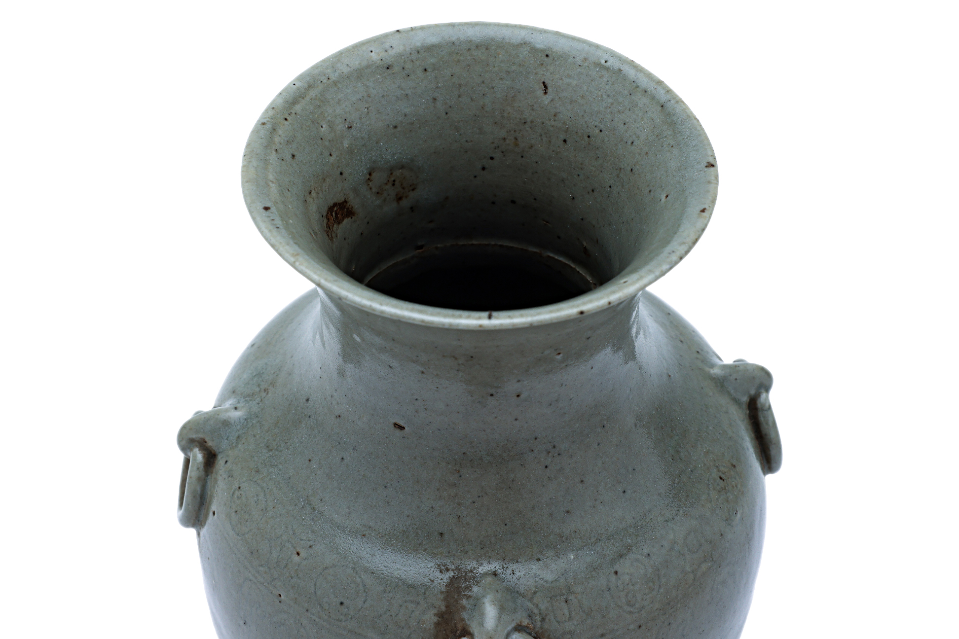 A YUE-TYPE ARCHAISTIC INCISED CELADON VASE - Image 3 of 4