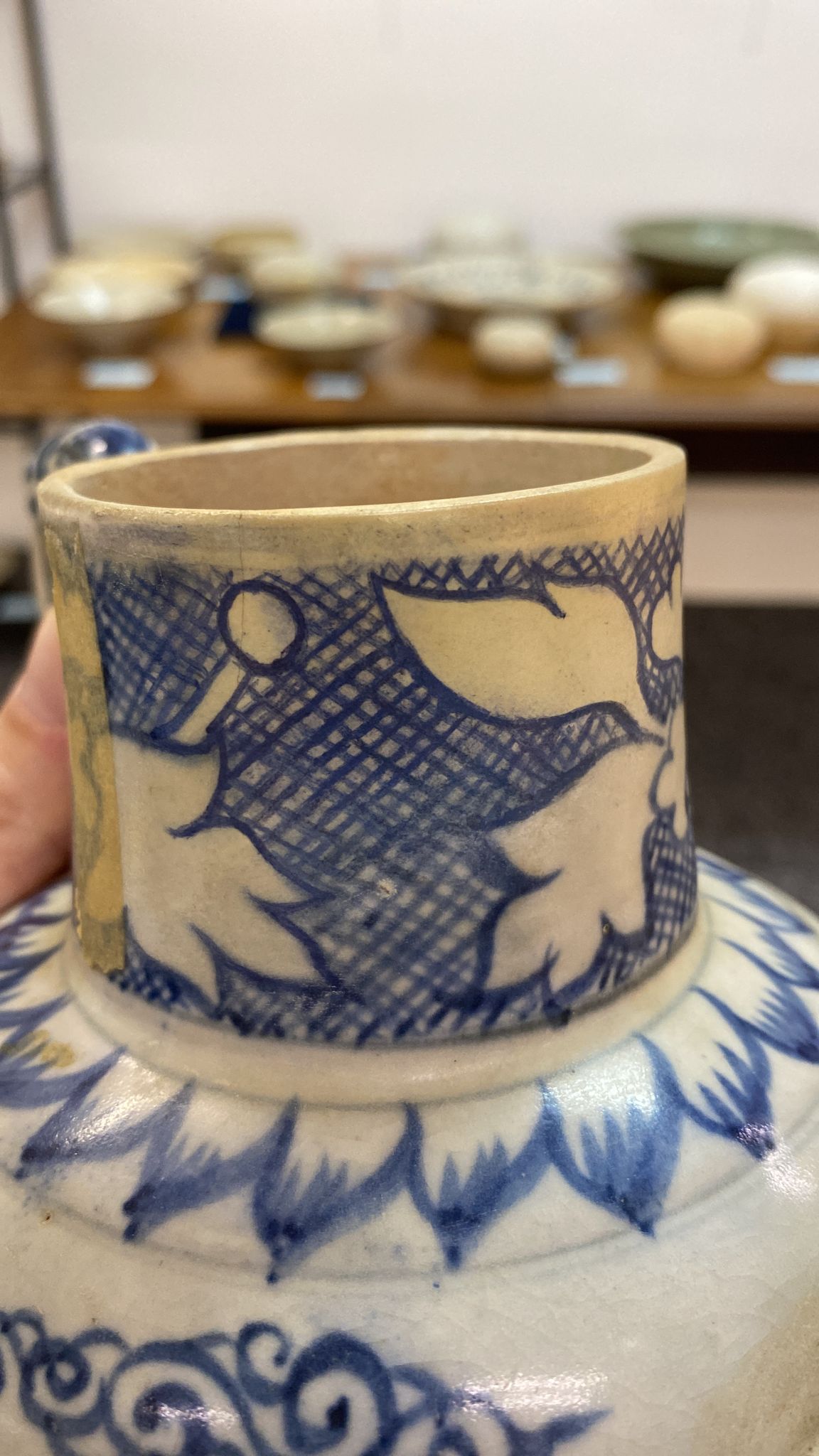 A VIETNAMESE BLUE AND WHITE EWER AND COVER - Image 10 of 15