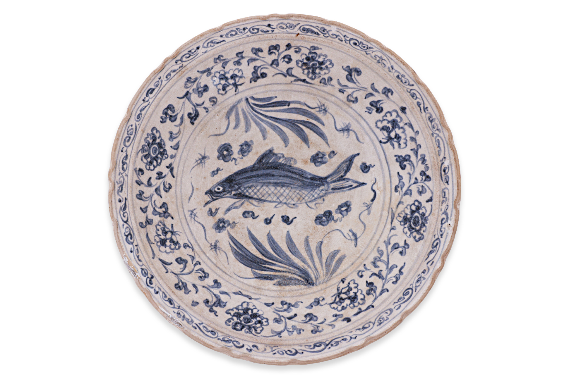 A LARGE VIETNAMESE BLUE AND WHITE CARP DISH