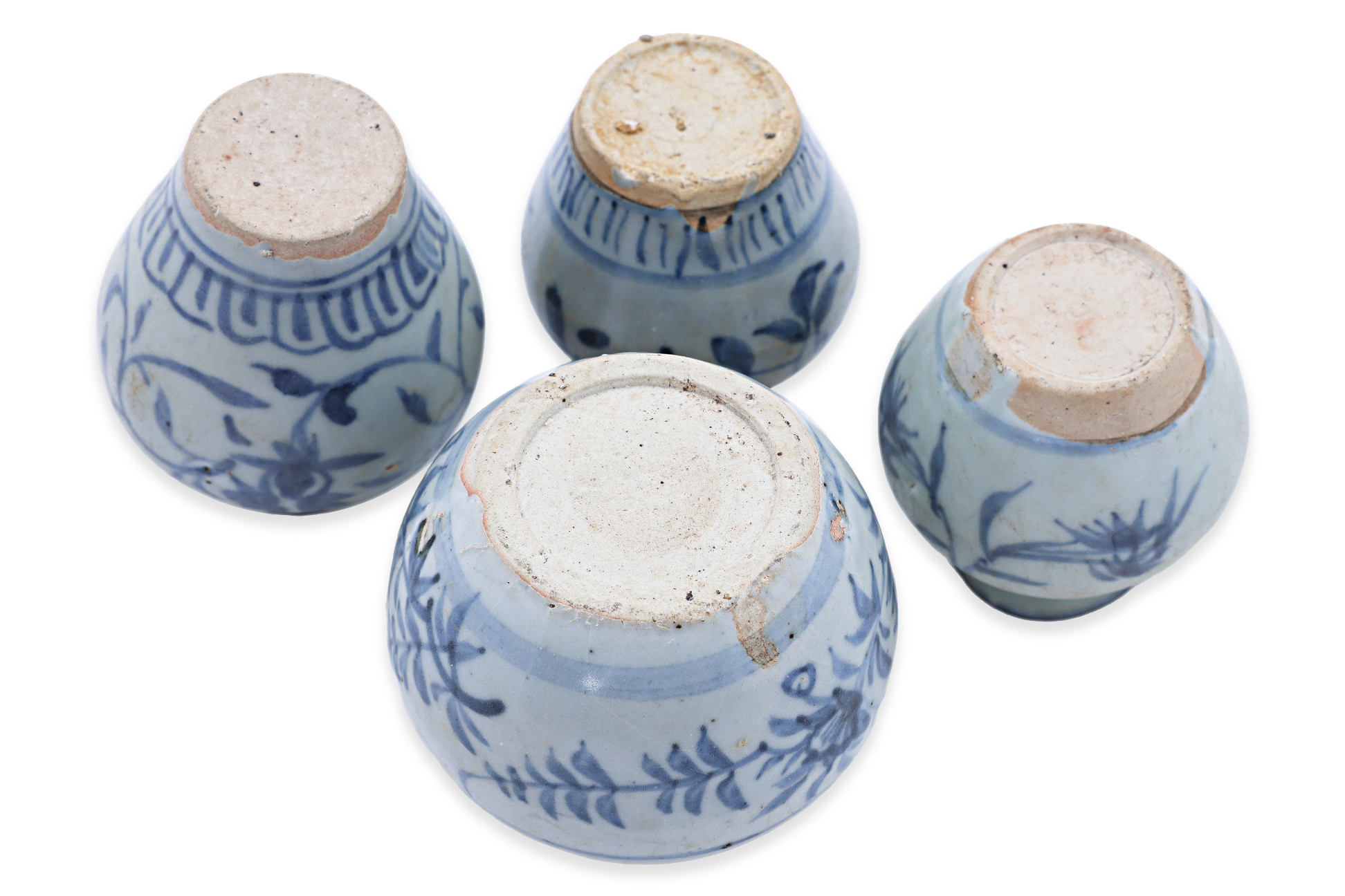 A GROUP OF FOUR SMALL BLUE AND WHITE JARS - Image 3 of 3