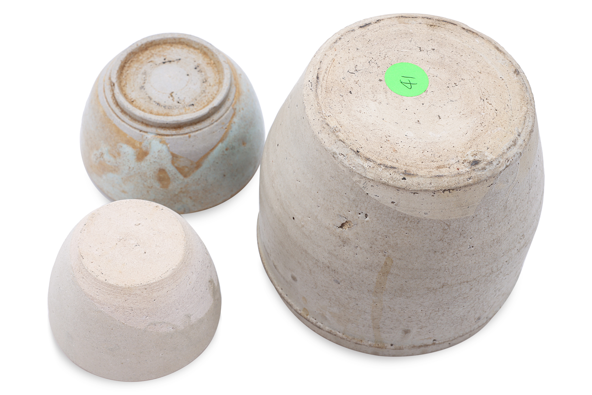 A GROUP OF THREE SOUTH-EAST ASIAN JARS AND COVERS - Image 4 of 4