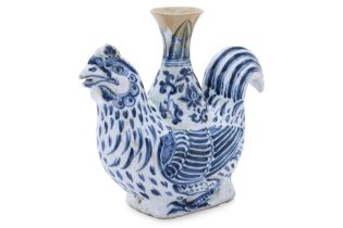 A VIETNAMESE BLUE AND WHITE CHICKEN FORM KENDI