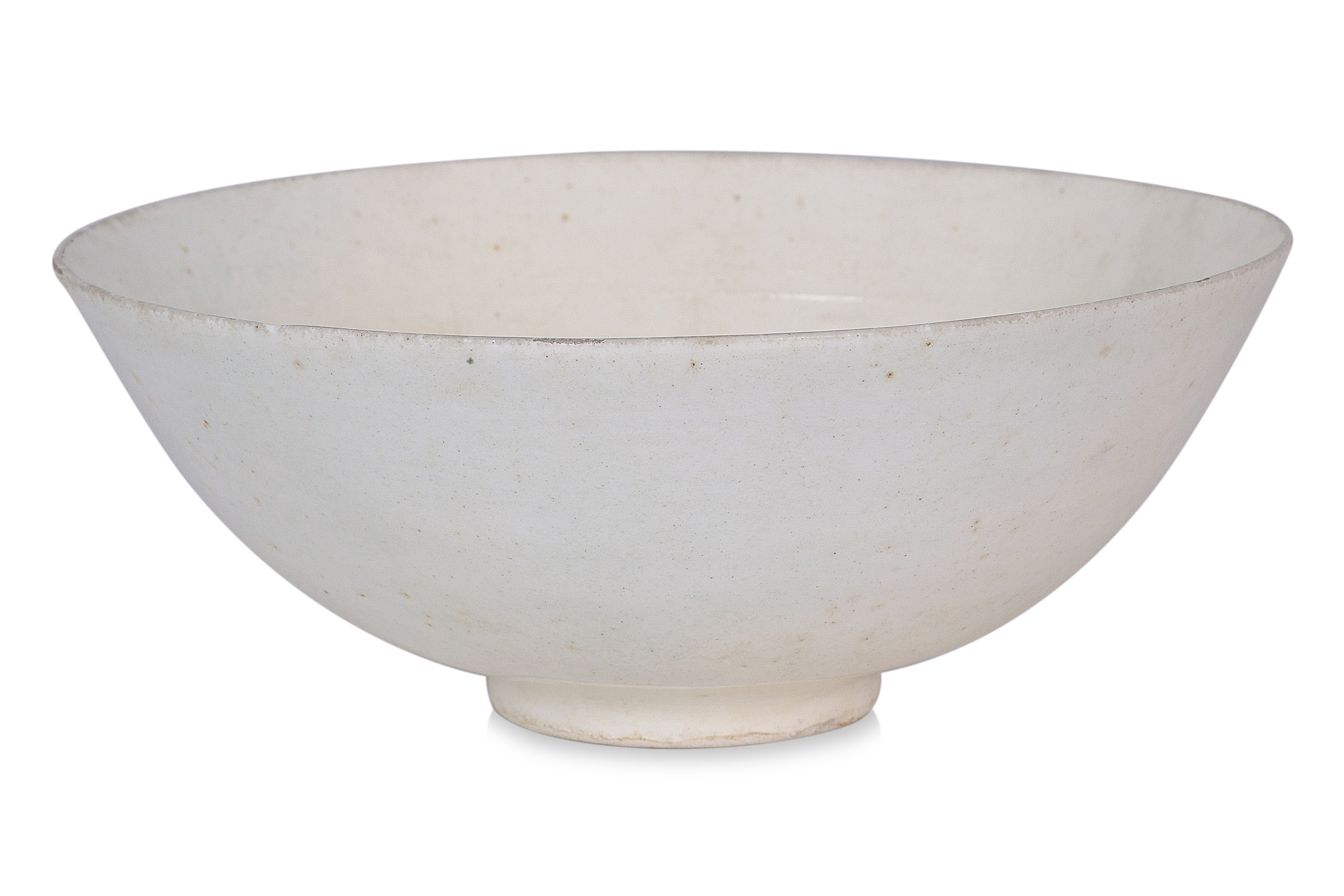 A WHITE GLAZED MOULDED THREE FLOWERS BOWL