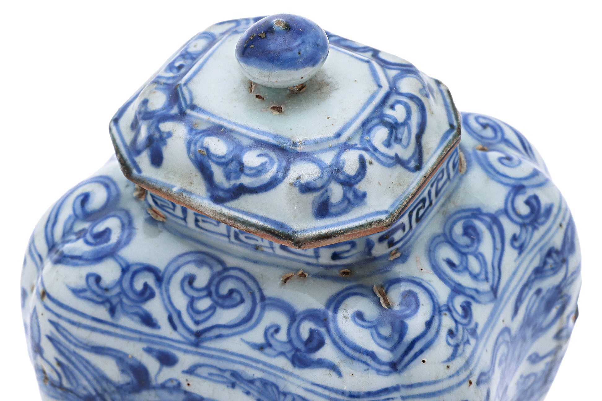 A BLUE AND WHITE PORCELAIN JAR AND COVER - Image 3 of 10