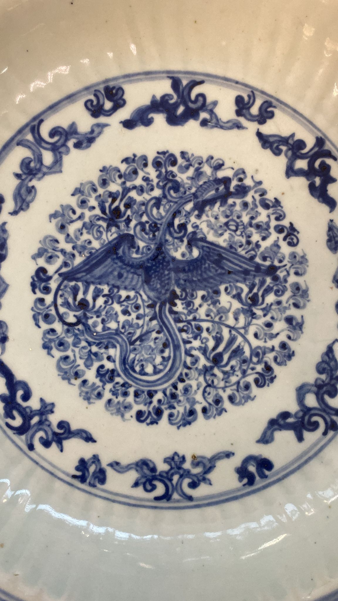 A BLUE AND WHITE PORCELAIN PHOENIX DISH - Image 8 of 13