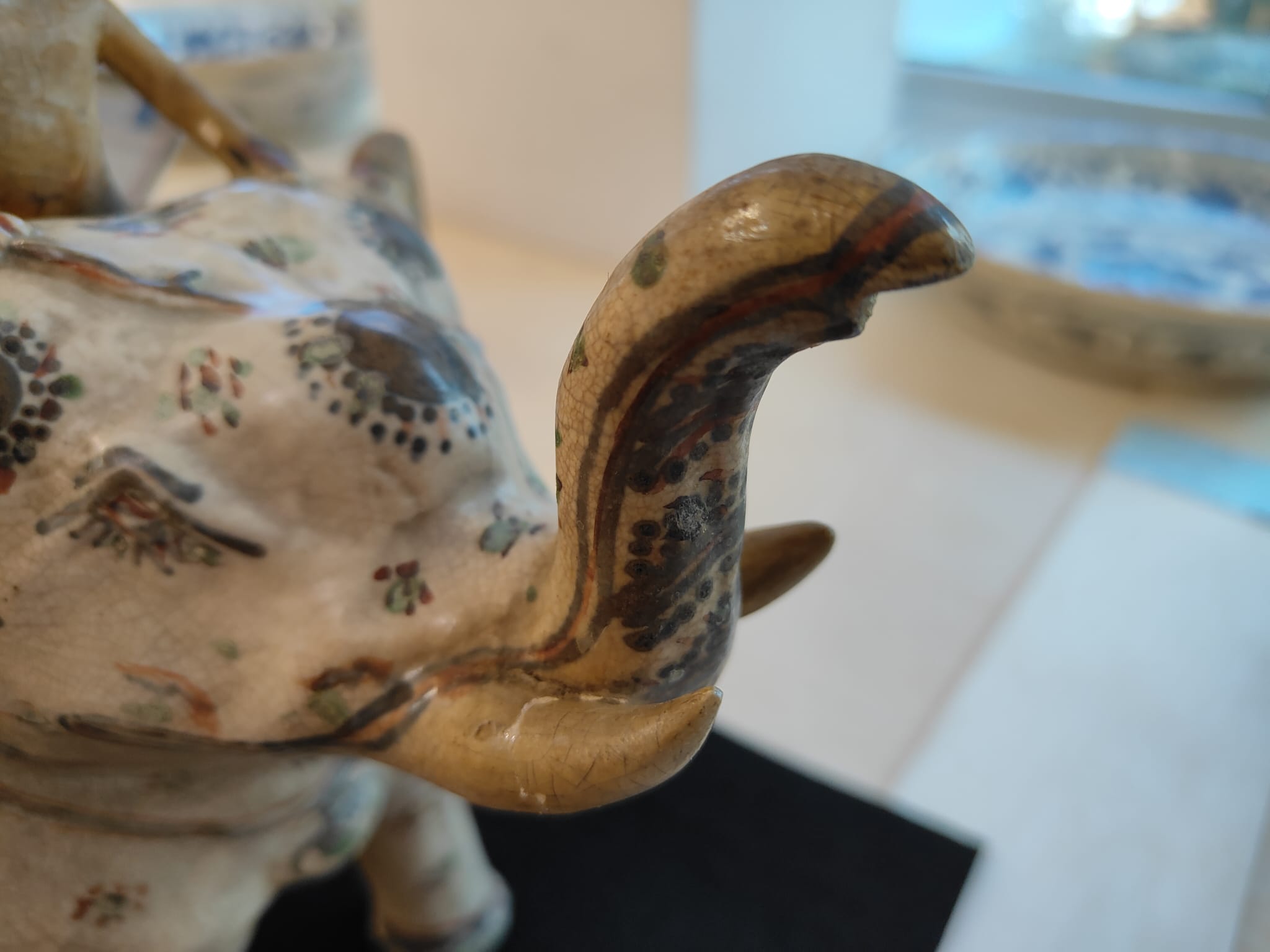 A LARGE VIETNAMESE POLYCHROME ELEPHANT EWER - Image 10 of 14