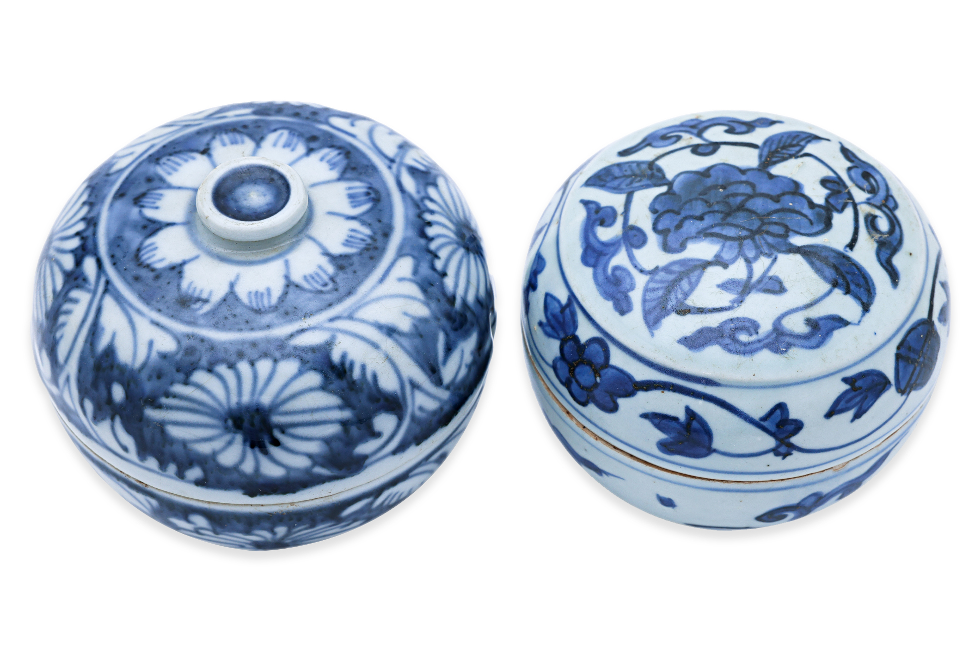 TWO BLUE AND WHITE PORCELAIN BOXES AND A JAR - Image 2 of 6