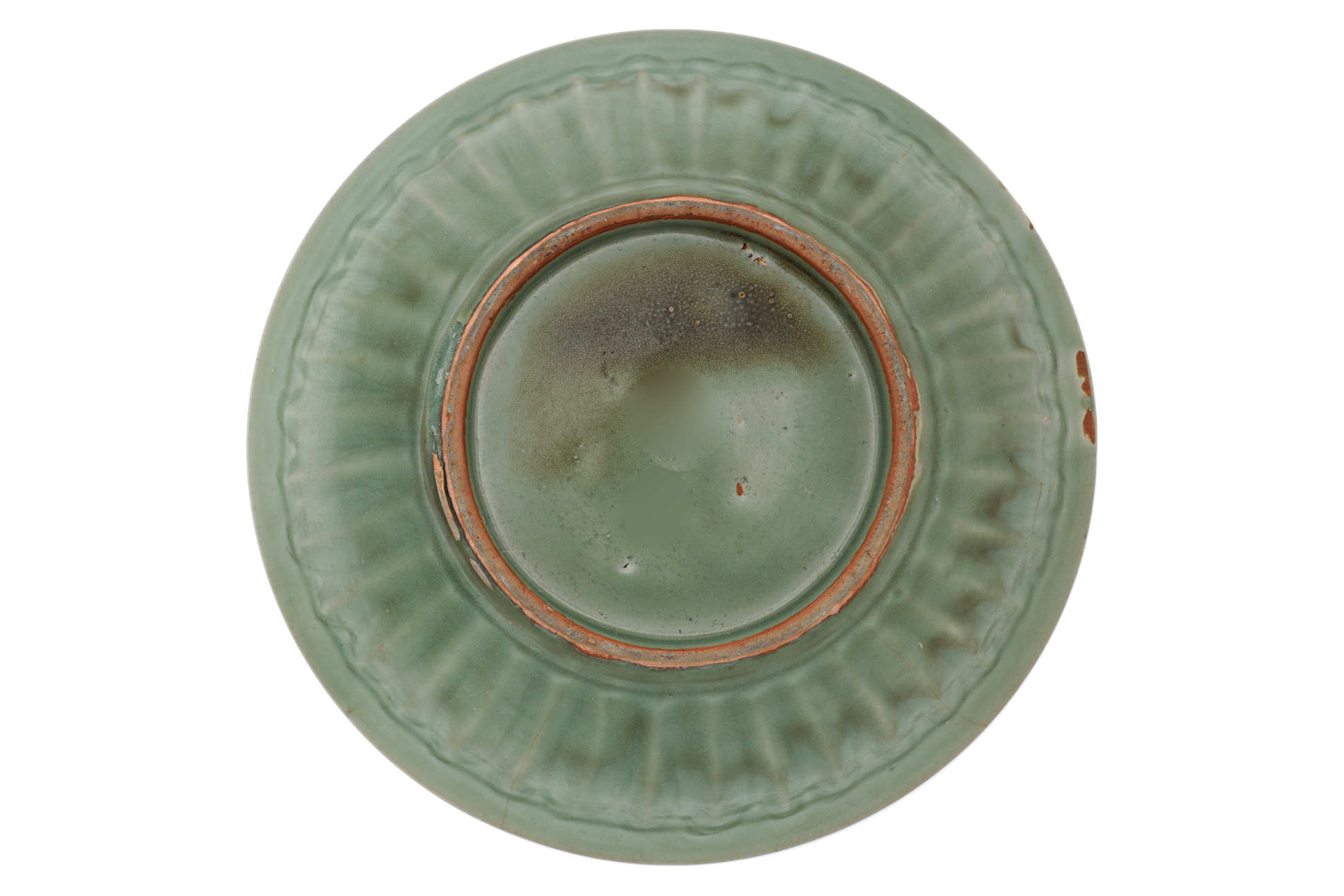 A LARGE LONGQUAN CELADON DRAGON DISH - Image 3 of 20