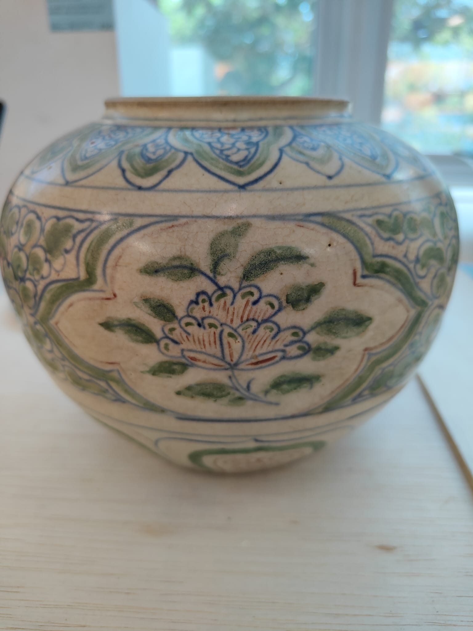 A LARGE VIETNAMESE POLYCHROME JAR AND COVER - Image 7 of 13