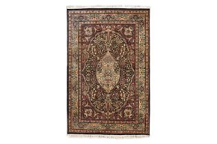 A PAKISTANI KERMAN WOOL RUG (218 x 139 CM)