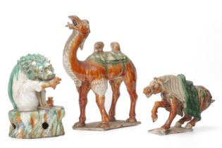 A GROUP OF THREE SANCAI GLAZED MODEL OF ANIMALS