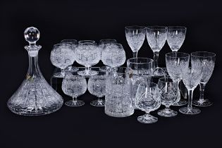 A GROUP OF ASSORTED CRYSTAL GLASSWARE